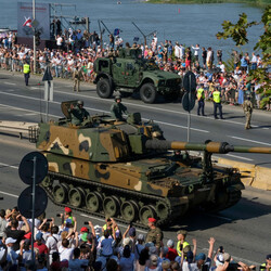 У Варшаві пройшов найбільший військовий парад за останні 30 років | INFBusiness