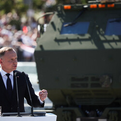 У Варшаві пройшов найбільший військовий парад за останні 30 років | INFBusiness