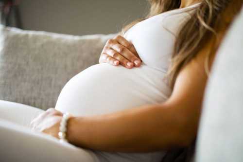 Чому дитина гикає в утробі: 3 причини | INFBusiness