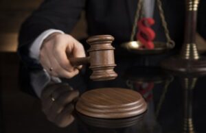 Ексдиректору “Держзовнішінформу” винесли вирок за розтрату 8 мільйонів гривень за часів Януковича