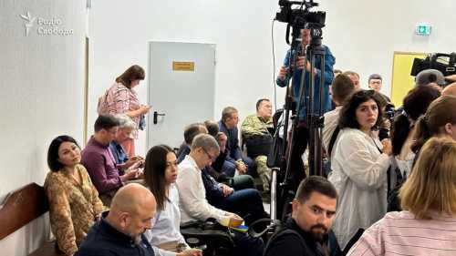 Людина скромна, Україну врятувала: Як журналісти та політики просили свободу Коломойському | INFBusiness