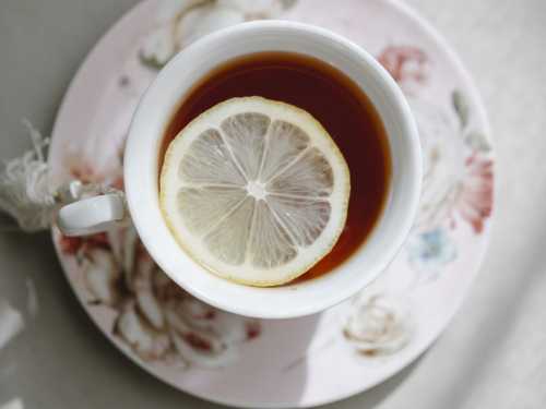 Чим небезпечний чай із лимоном: основні причини відмови від даного напою | INFBusiness