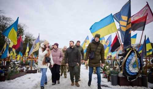 Зеленський у Львові вшанував пам'ять загиблих українських воїнів | INFBusiness