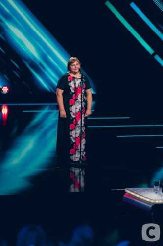 На першому ж кастингу 10 сезону вокального шоу "Х-фактор" член журі Оля Полякова виявилася вся в сльозах. Детальніше — далі у статті, інформує Ukr.Media. Х-фактор-10: на проєкт прийшла няня дітей Олі Полякової | INFBusiness