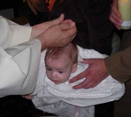 Рекомендації для батьків: найкращий вік і час для хрещення дитини