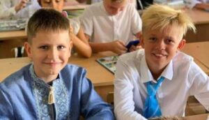 День знань: українські зірки відвели своїх дітей до школи | INFBusiness