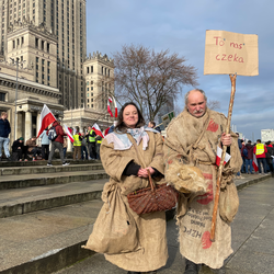 У центрі Варшави фермери вийшли на протест | INFBusiness