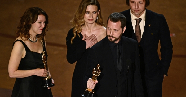 Фільм 20 днів у Маріуполі отримав Оскар. Де його дивитись і що треба знати | INFBusiness