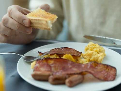 Дієтологи назвали найшкідливіший інгредієнт нашого сніданку | INFBusiness