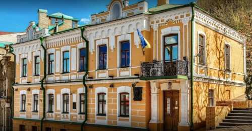 Директорка Музею Булгакова: Або перевіряйте всіх радянських письменників, або залиште нас в спокої | INFBusiness