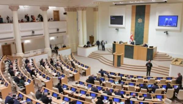 Парламент Грузії подолав вето президентки на скасування гендерних квот | INFBusiness