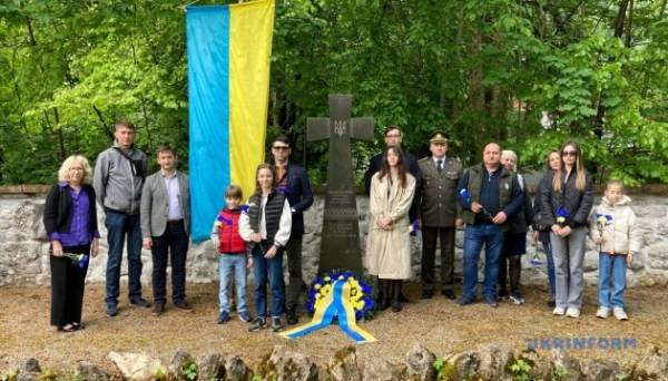 Україна вшанувала пам'ять жертв концтабору «Ебензее» в Австрії | INFBusiness