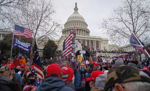 4 справи проти Трампа: чи зупинить його це у боротьбі за крісло президента США | INFBusiness