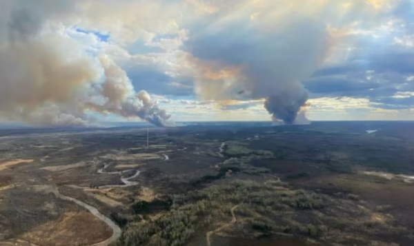 У Канаді вирує масштабна лісова пожежа, оголосили масову евакуацію | INFBusiness