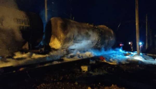 У Росії зійшли з рейок вагони із паливом - виникла пожежа | INFBusiness