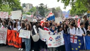 Третє читання закону про «іноагентів»: до протестів у Грузії долучились студенти із 30 вишів