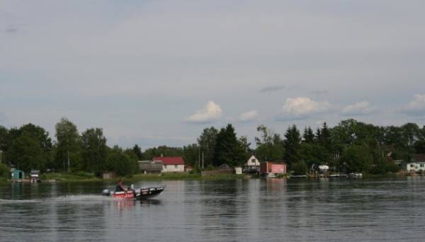 Російські прикордонники вкрали 24 естонські фарватерні буї на річці Нарва | INFBusiness