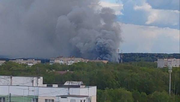 Під Москвою спалахнула велика пожежа на складі будматеріалів | INFBusiness