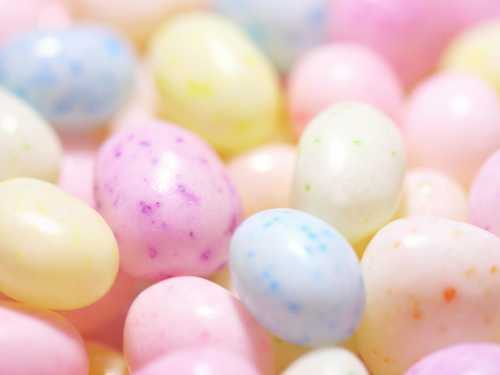 Це заборонено: такими кольорами не можна фарбувати яйця на Великдень | INFBusiness