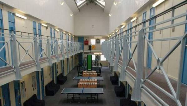 У Британії вирішили звільнити деяких в'язнів, аби розвантажити в'язниці | INFBusiness