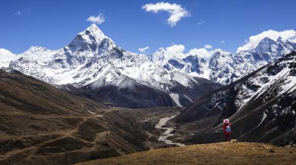 Флаг биткоина подняли на Эверест | INFBusiness