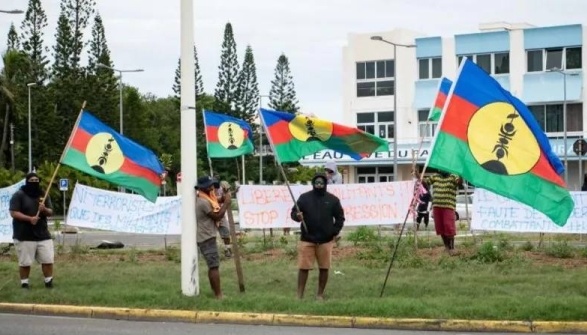 У Новій Каледонії поновилися протести після висилки їхнього лідера | INFBusiness