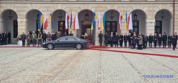 Візит Зеленського до Варшави: Що Туск пообіцяв, а що має узгодити з НАТО | INFBusiness