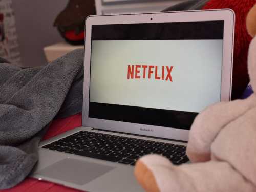 У популярному серіалі Netflix пролунала українська пісня | INFBusiness