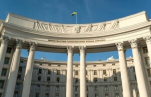 Для українців за кордоном автоматизують частину консульських послуг