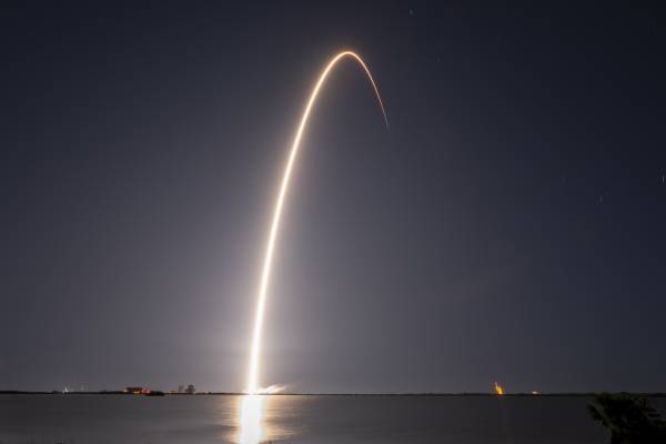 SpaceX запустила понад 40 супутників Starlink за кілька годин | INFBusiness