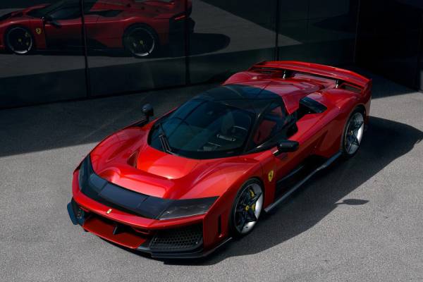 Ferrari вперше за 11 років представила новий суперкар вартістю €3,6 мільйона | INFBusiness