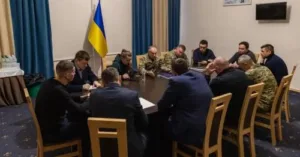 Сирський зустрівся з військовими блогерами – серед присутніх були Сазонов та Золкін | INFBusiness