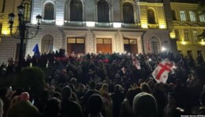 У Тбілісі студенти вийшли на протест проти результатів виборів – втрутилася поліція