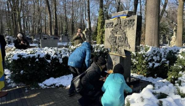 У Варшаві вшанували пам’ять жертв Голодоморів в Україні