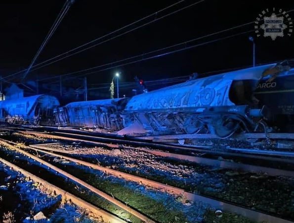 У Польщі зіткнулися два товарні потяги - з рейок зійшли шість вагонів | INFBusiness