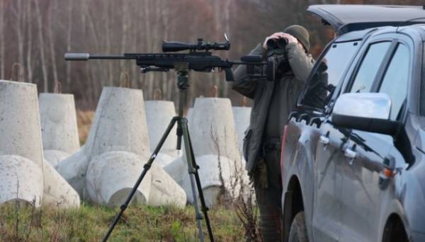 Туск відвідав першу збудовану ділянку «Щит Схід» на кордоні з Росією | INFBusiness