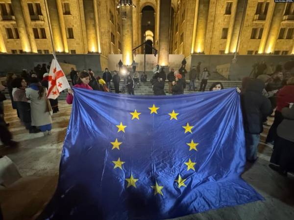 У Тбілісі після заяви прем’єра про відмову від євроінтеграції розпочалася акція протесту | INFBusiness