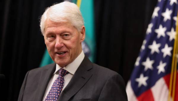 Експрезидента США Клінтона виписали з лікарні | INFBusiness