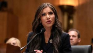 Сенат США схвалив кандидатуру Крісті Ноем на посаду глави Міністерства внутрішньої безпеки