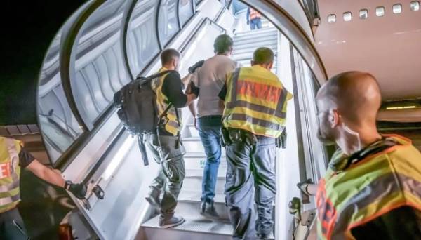 Німеччина торік депортувала на 20% більше людей, ніж роком раніше | INFBusiness