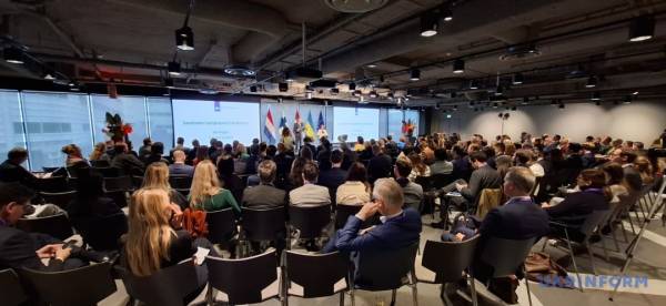 Фрагменти російських ракет і «Шахедів» на конференції в Гаазі | INFBusiness