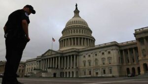 У столиці США затримали чоловіка з мачете та ножами, який намагався потрапити до Капітолія