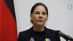 Бербок очікує, що угода між Ізраїлем та ХАМАСом поверне додому й німецьких заручників