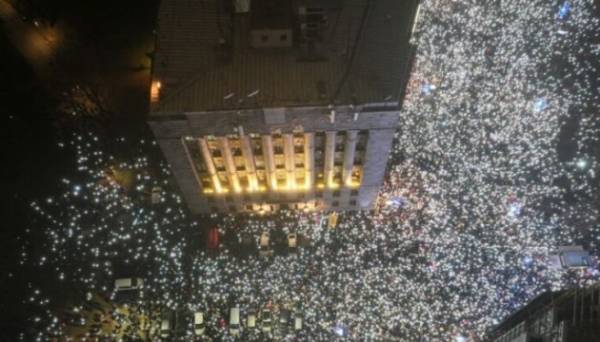 У Сербії відбувся багатотисячний мітинг проти державного мовника | INFBusiness