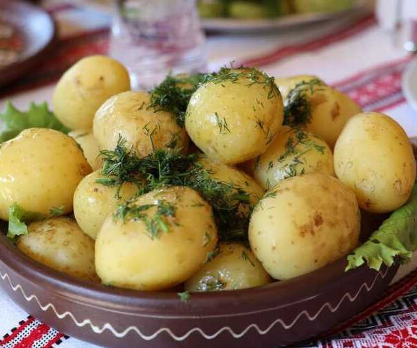 Чому картопля у великих кількостях шкідлива: пояснили лікарі