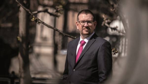 У Британії звільнили міністра охорони здоров’я через неетичні коментарі у WhatsApp | INFBusiness