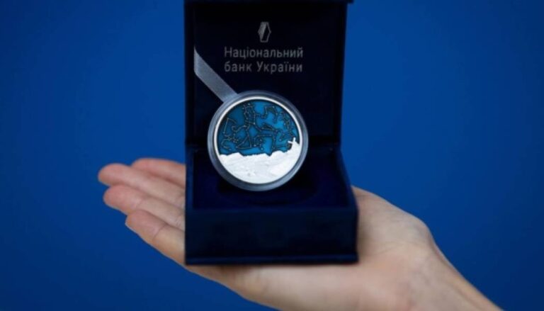 Національний банк випустив пам’ятну монету «Зодіак» Фото 27.02.2025 21:48 Укрінформ Національний банк України ввів в обіг нову пам’ятну монету «Зодіак» номіналом 10 гривень, яка уособлює вічний зв’язок людства з космосом. Нацбанк випустив пам'ятну монету "Зодіак" | INFBusiness