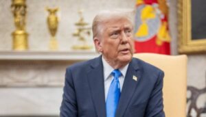 Трамп погрожує Тегерану безпрецедентними вибухами та митами