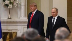 Трамп каже, що злий на Путіна, і погрожує ввести мита на російську нафту