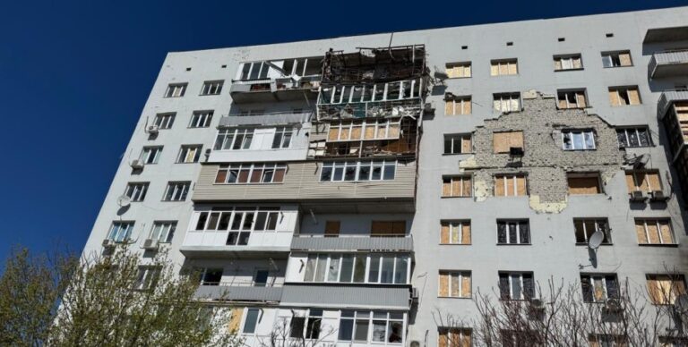 Заборонили вуличне освітлення та світло в будинках: Херсонщина оголосила відключення світла на Великдень | INFBusiness